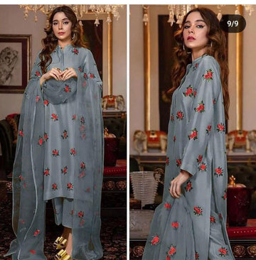 Summer Embroidred 3-piece  grey